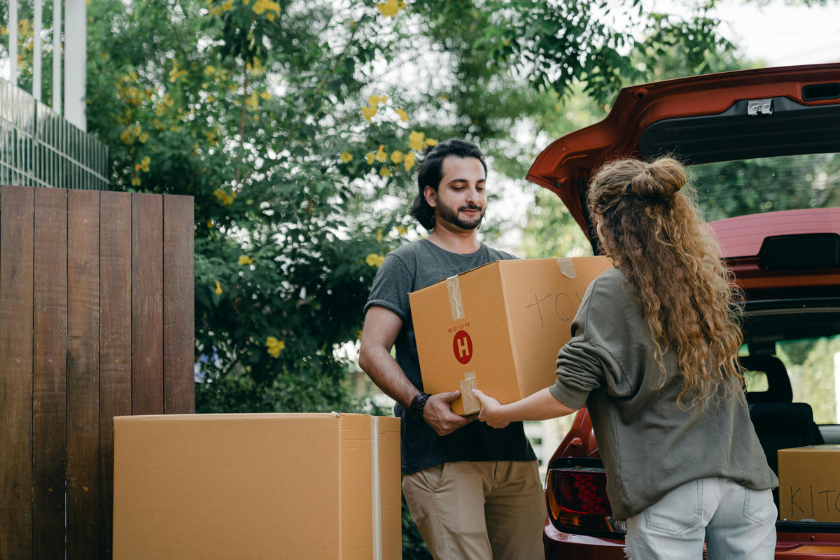 How to Tell Your Parents You’re Moving Back In | Garbage Guide